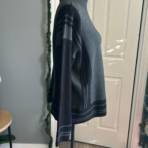 Size L / BLACK SWEATER / NEW Condition - Picture 2 of 10